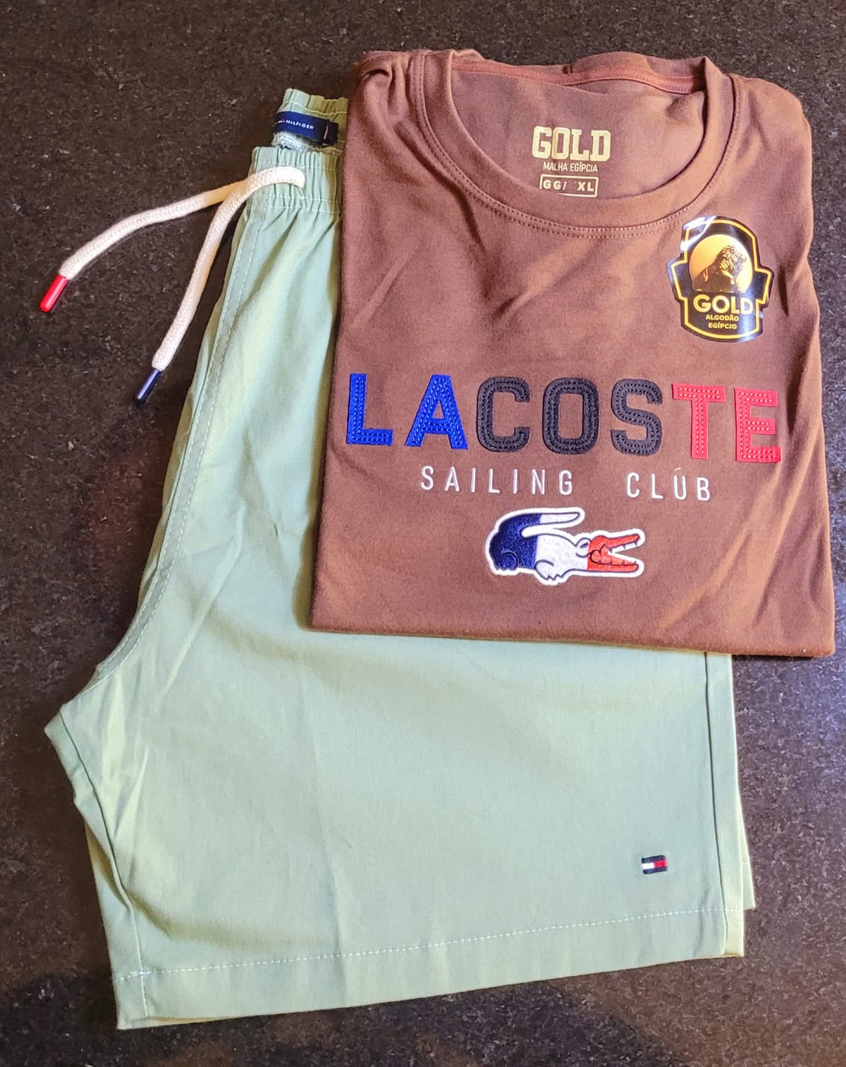 Kit Premium Lacoste marrom com short Tommy Hilfiger verde