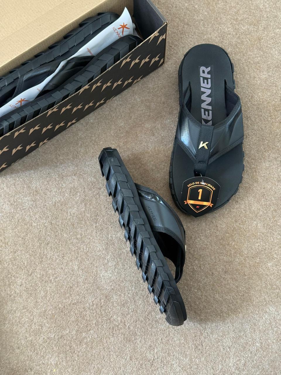 Chinelo Kenner Preto