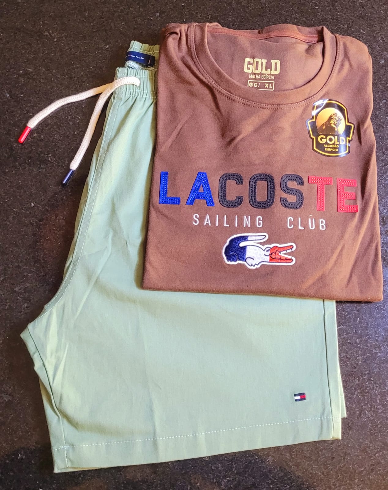 Kit Premium Lacoste marrom com short Tommy Hilfiger verde
